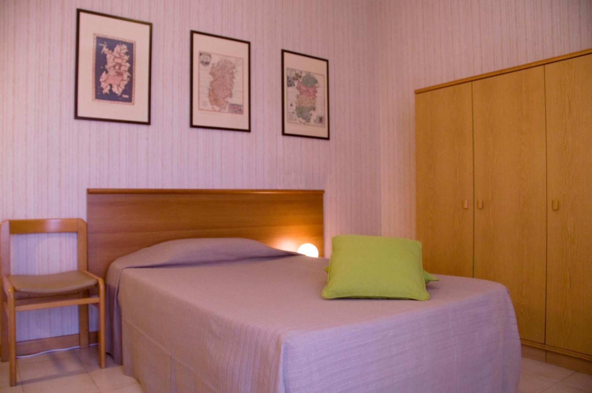 Hotel Residence Ulivi E Palme กาญารี ภายนอก รูปภาพ