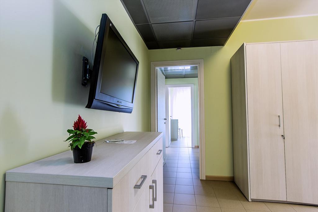 Hotel Residence Ulivi E Palme กาญารี ภายนอก รูปภาพ