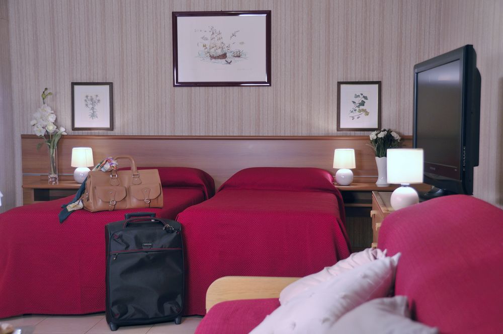 Hotel Residence Ulivi E Palme กาญารี ภายนอก รูปภาพ