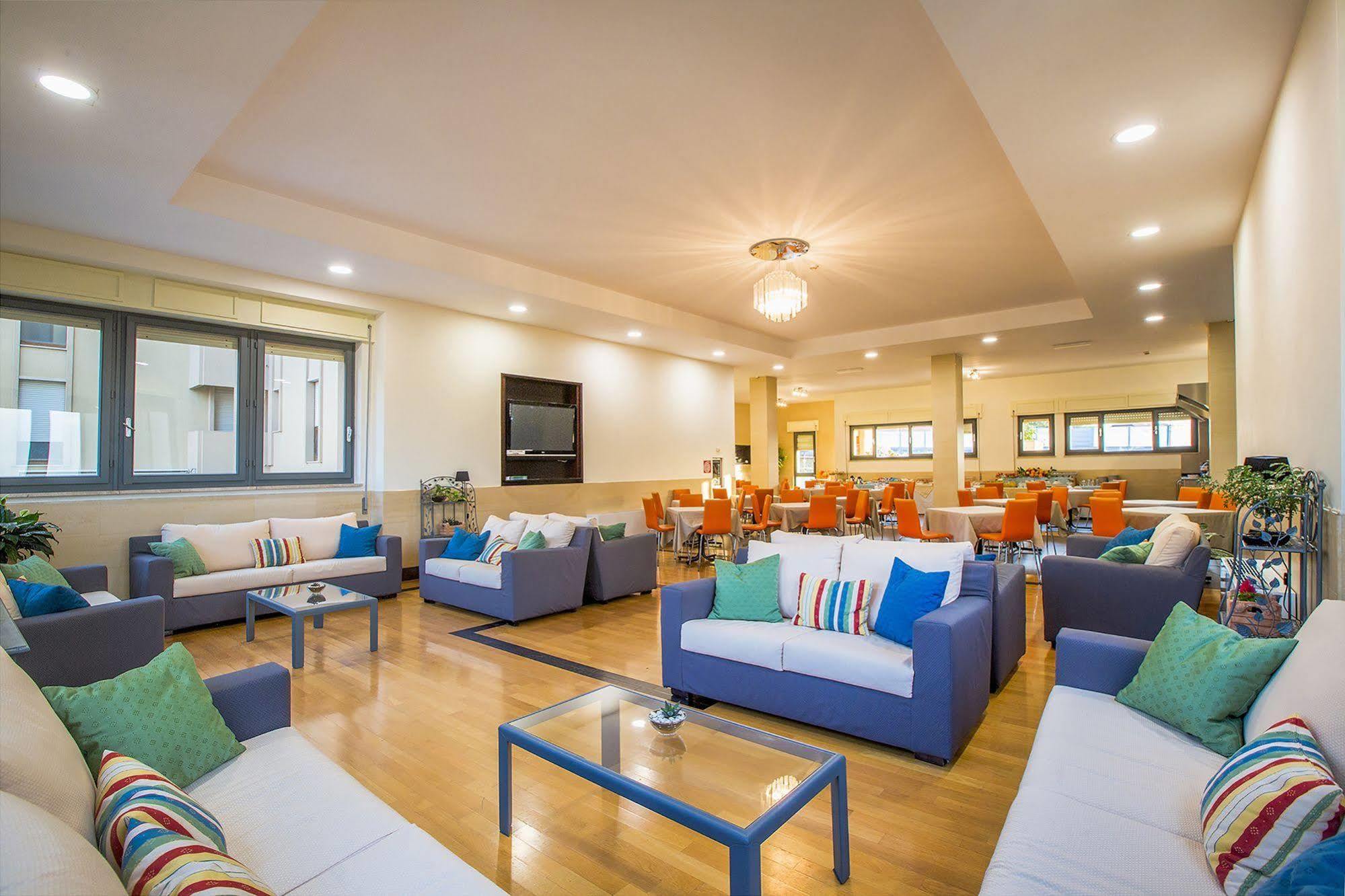 Hotel Residence Ulivi E Palme กาญารี ภายนอก รูปภาพ