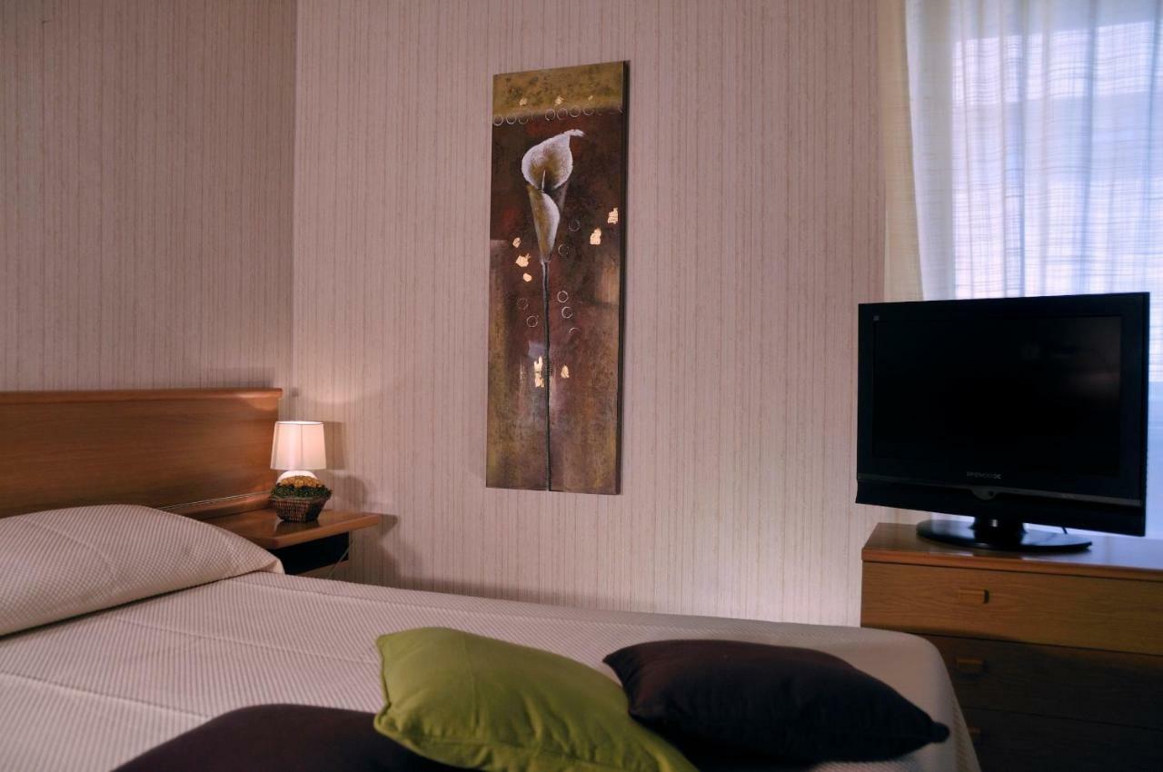 Hotel Residence Ulivi E Palme กาญารี ห้อง รูปภาพ